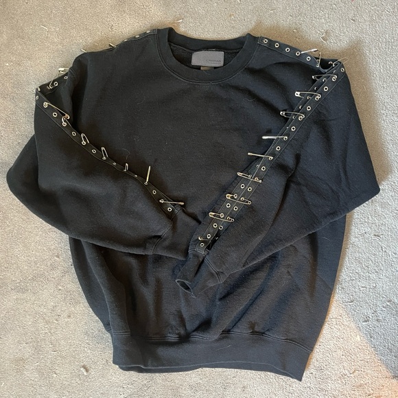 Carmar safety pin Sweatshirt - Picture 1 of 3